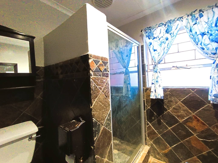 4 Bedroom Property for Sale in Langenhovenpark Free State